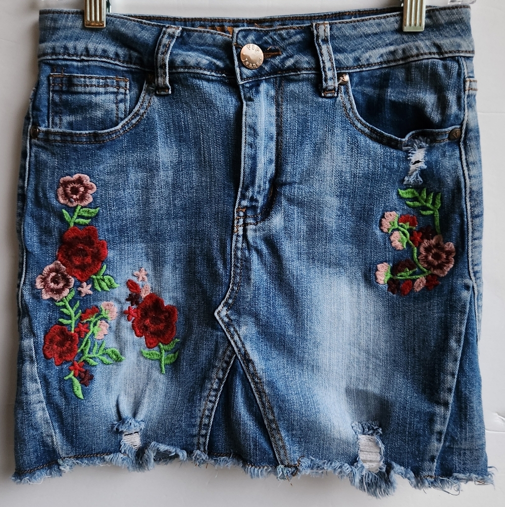 VIP Jeans Distressed Denim Mini Skirt with Floral Embroidery, Size M Juniors